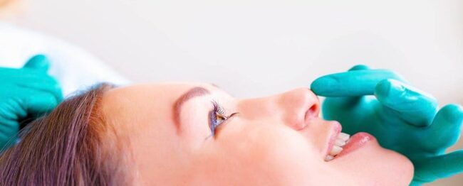 Rhinoplastie du nez Barbie